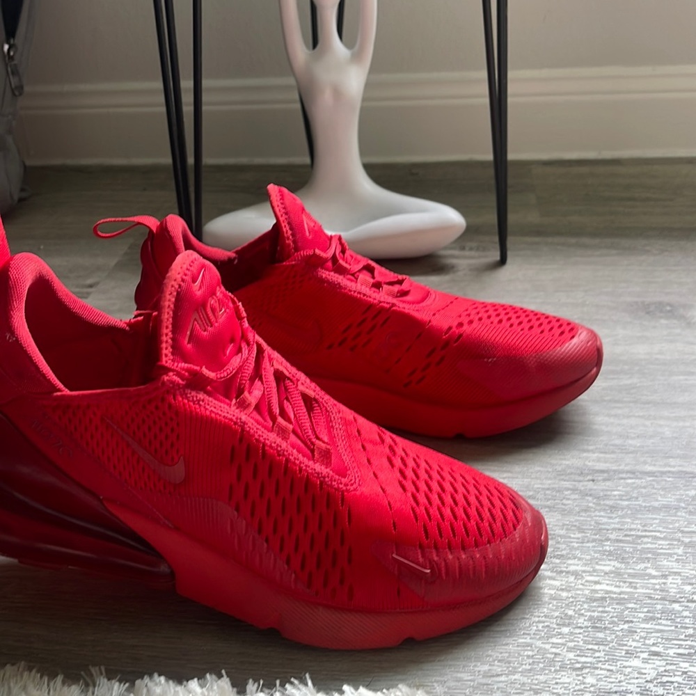 ((SOLD)) Nike Air Max 270 Triple Red CV7544-600 Men's Size 8.5